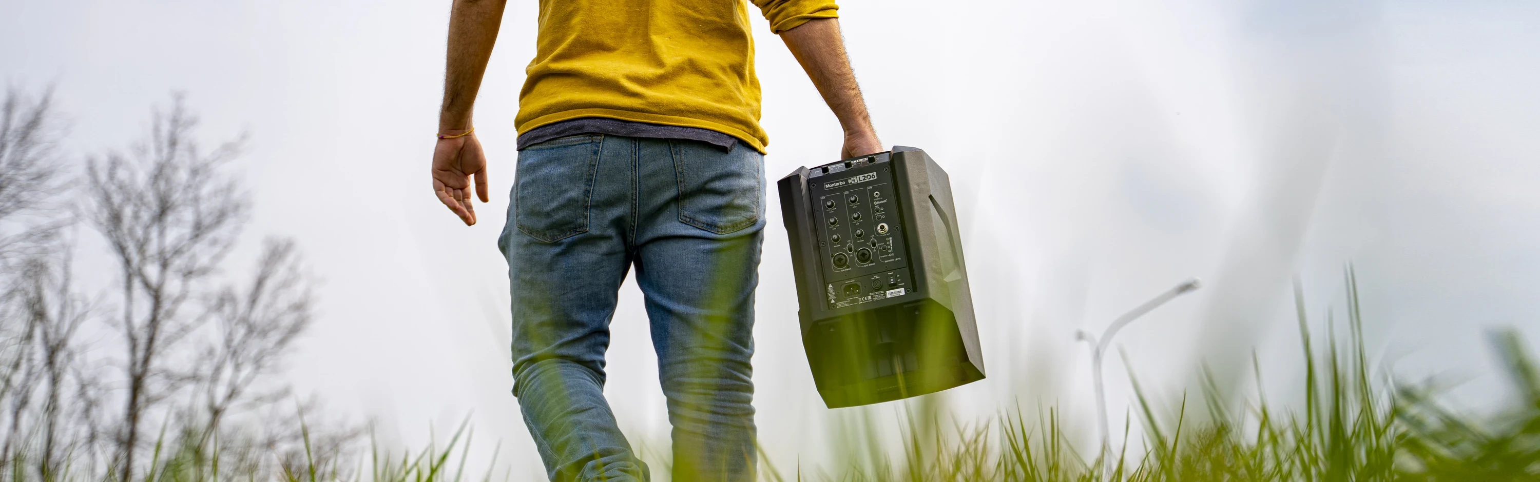 L206 PORTABLE PA SPEAKER gallery 3