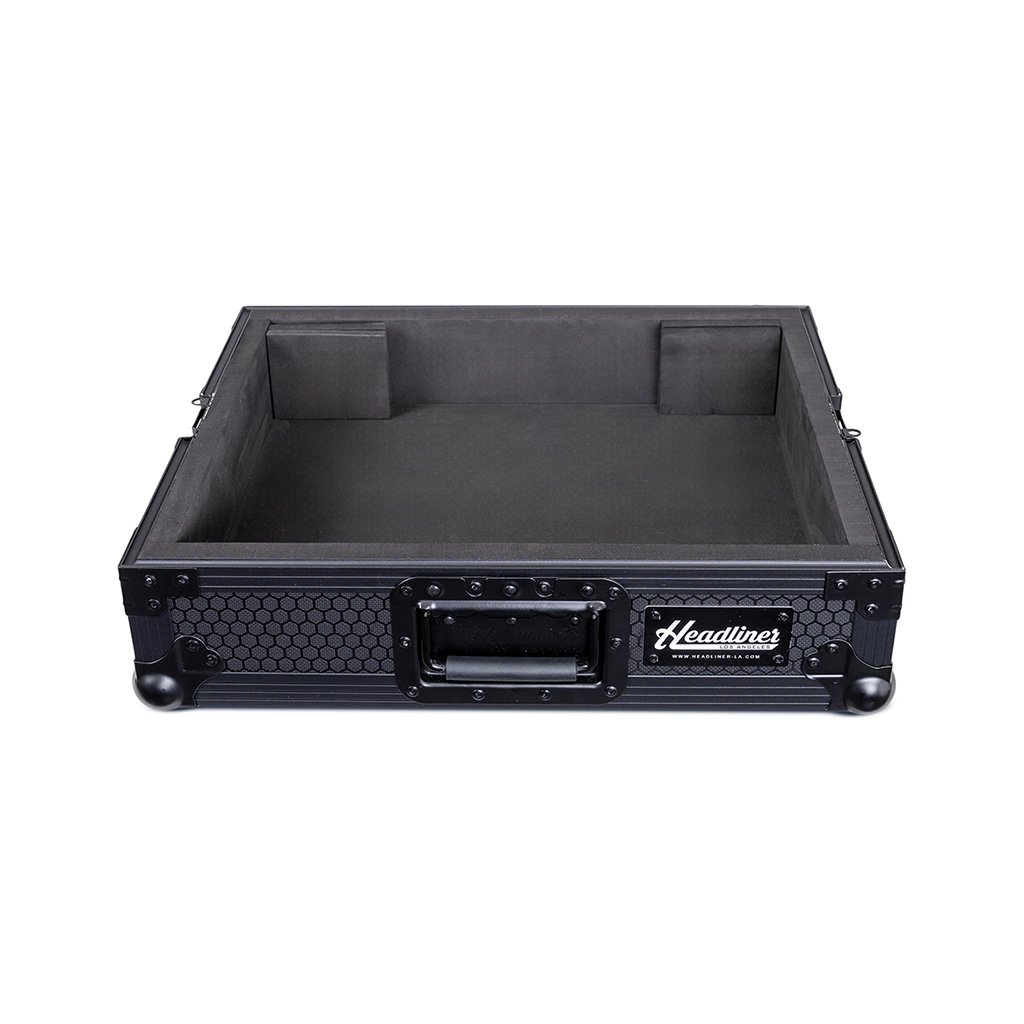 Pitch Black Turntable Flight Case gallery 4