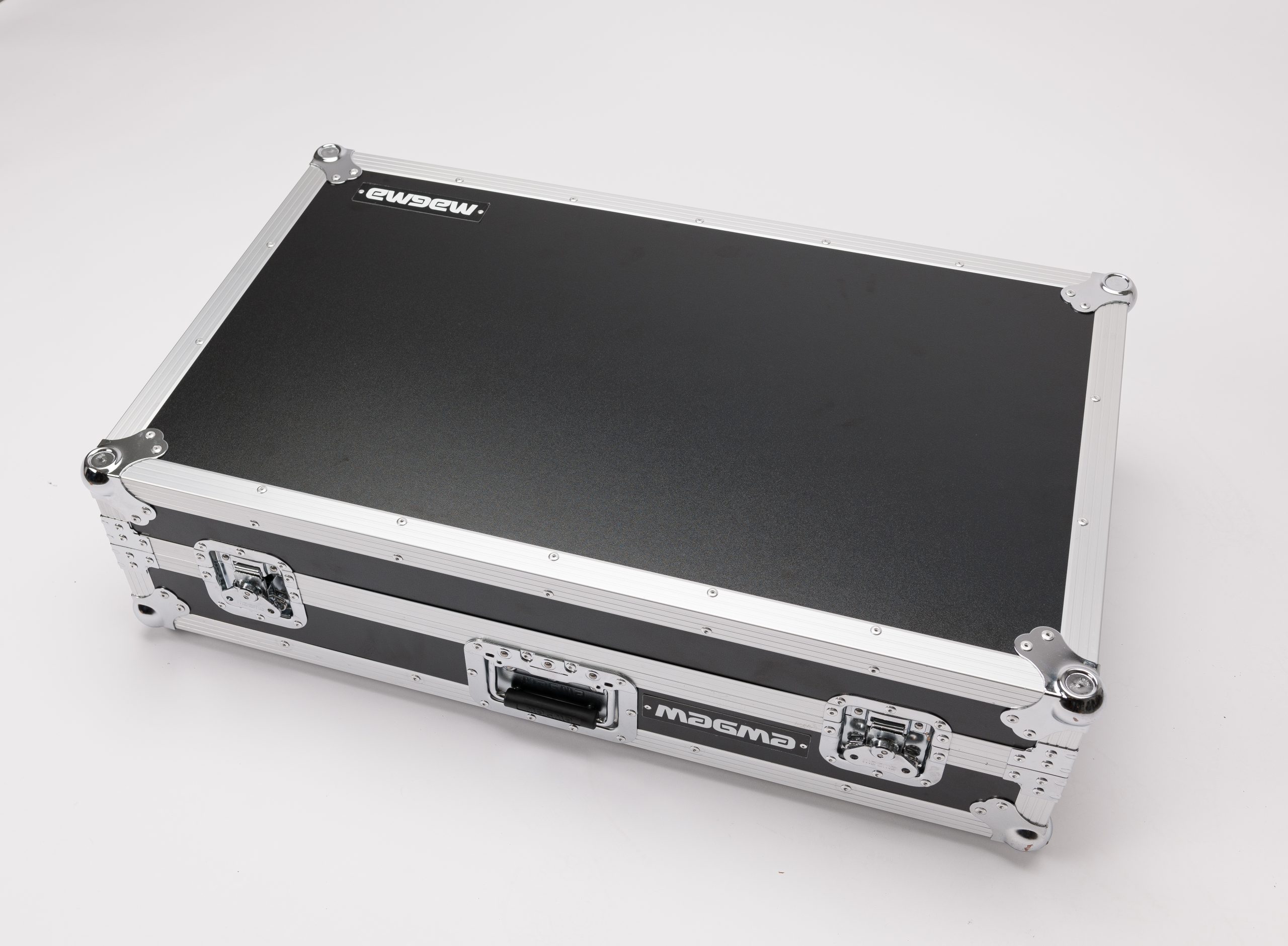 Magma DJ-Controller Workstation Rane Four w/ Wheels gallery 2