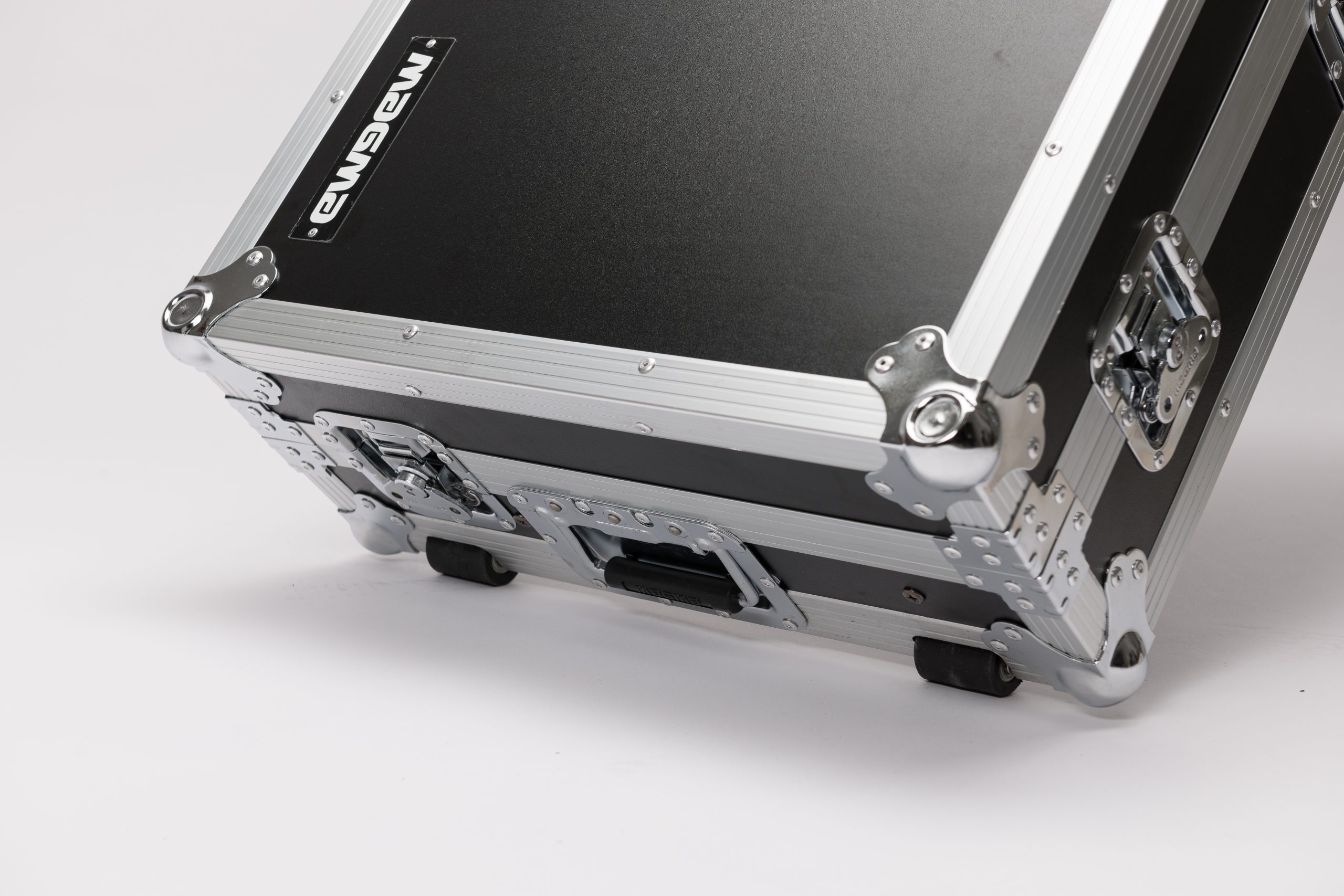 Magma DJ-Controller Workstation Rane Four w/ Wheels gallery 3