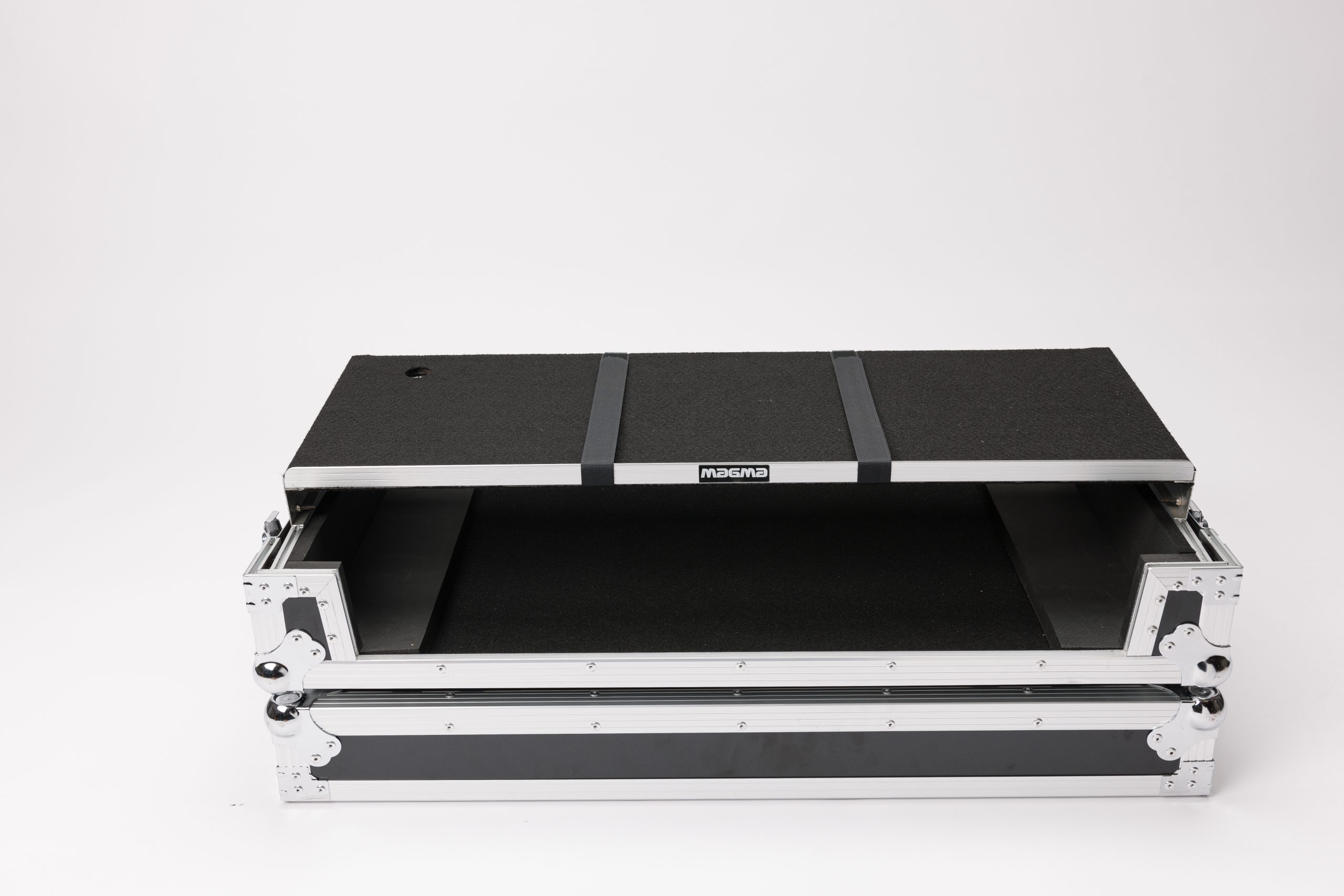 Magma DJ-Controller Workstation Rane Four w/ Wheels gallery 4