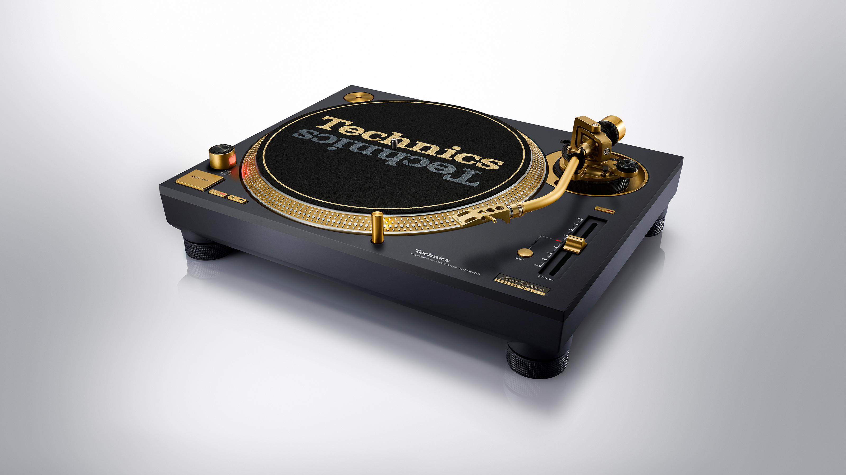 Technics SL-1200M7G 55th Anniversary Limited Edition - Black gallery 3