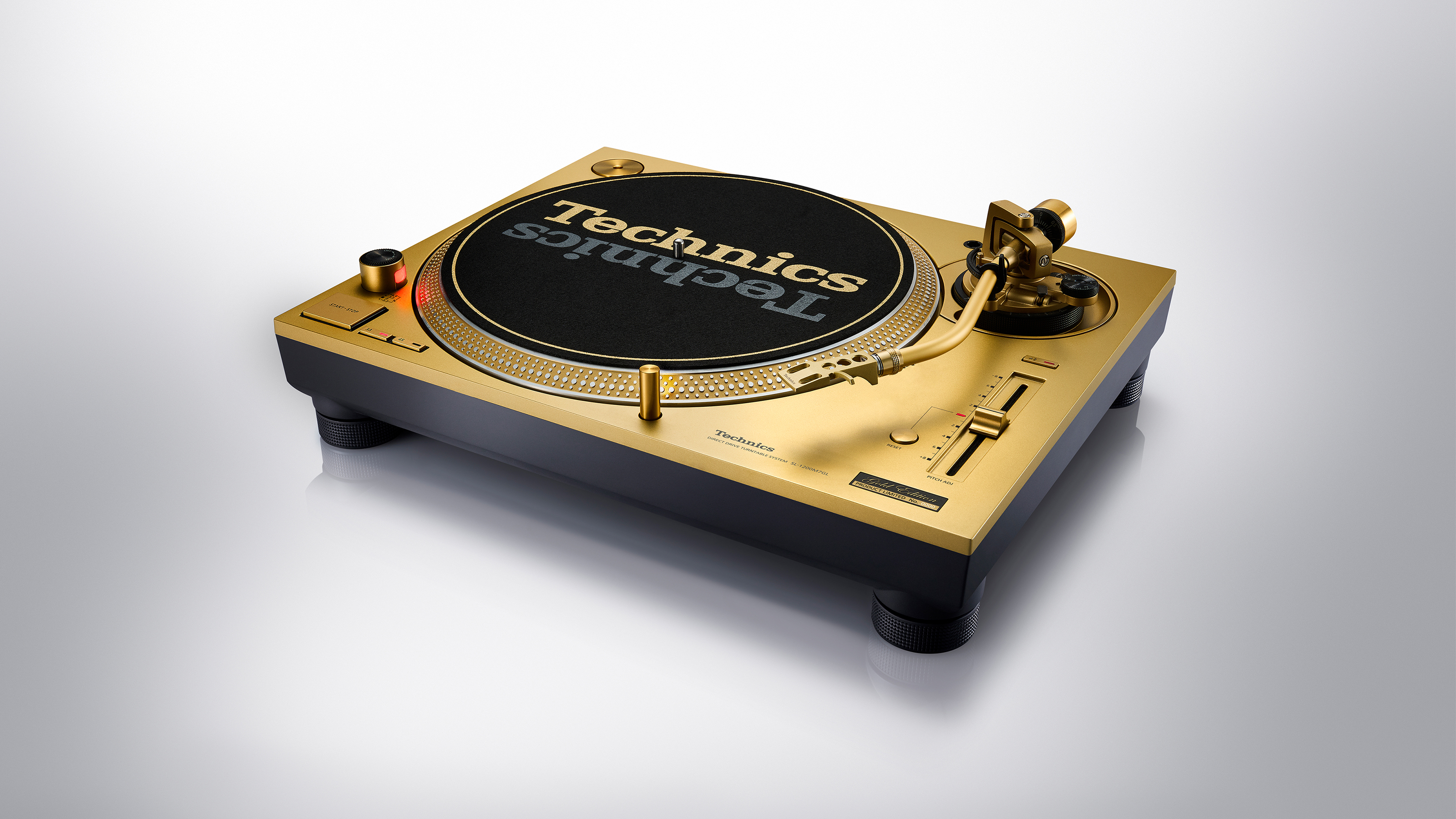 Technics SL-1200M7G 55th Anniversary Limited Edition - Gold gallery 3